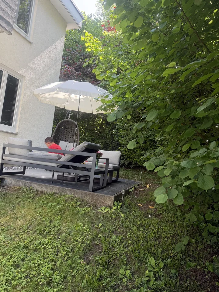 Gioiello di 3 locali con posto a sedere in giardino per chi decide in fretta a Uitikon Waldegg