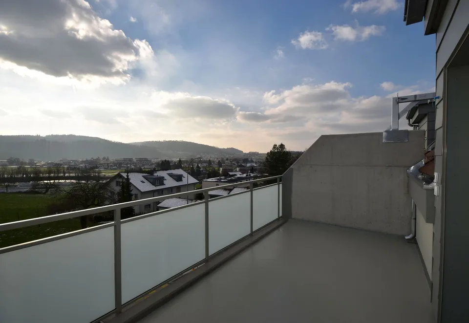 Appartement mansardé moderne 2,5 pièces avec vue panoramique