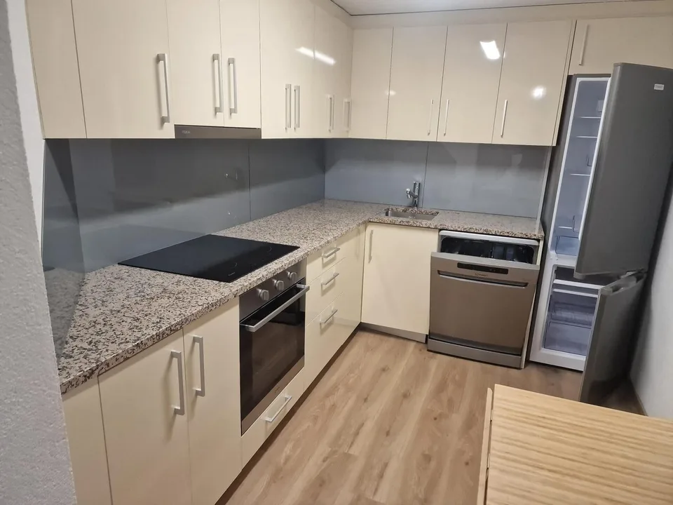 Studio 1.5 Zimmer zu übernehmen, verfügbar sobald wie möglich