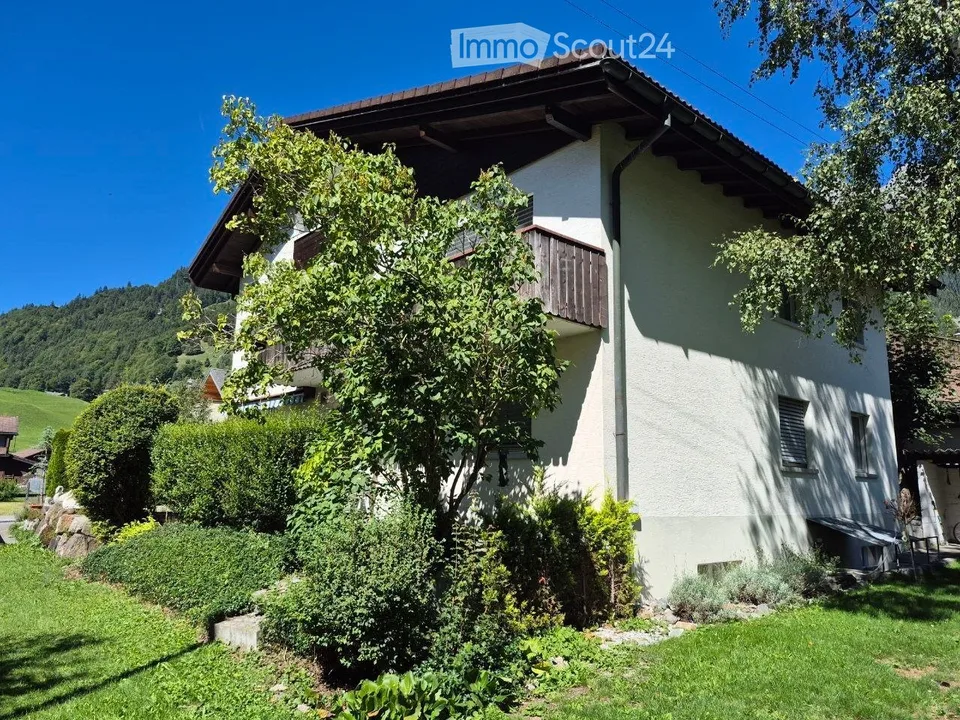 Maison unifamiliale ensoleillée avec appartement annexe – photo 2 sur 4