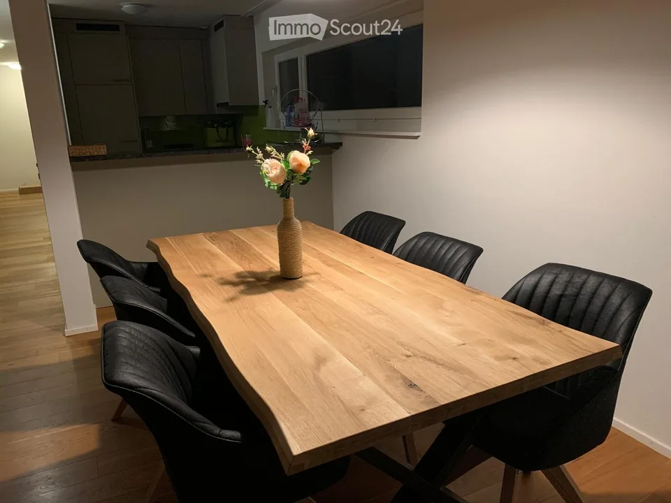 Appartement moderne 3.5 pièces avec balcon spacieux à Uster