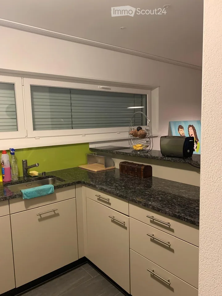 Appartement moderne 3.5 pièces avec balcon spacieux à Uster