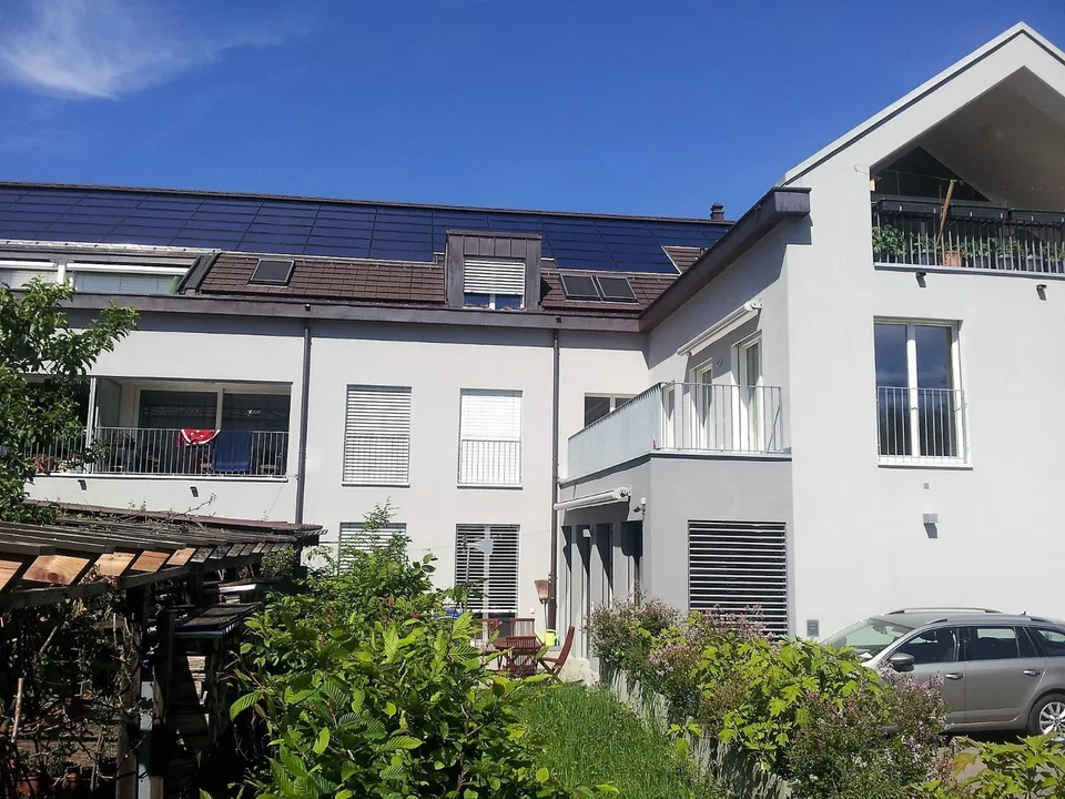 Appartement moderne 3.5 pièces avec balcon spacieux à Uster
