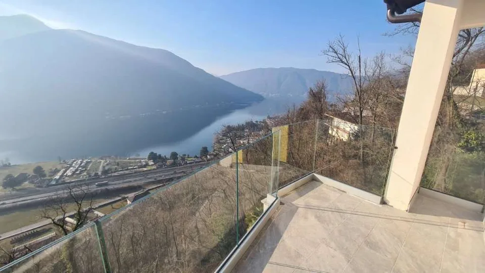 ROVIO: CASA SINGOLA 6.5 LOC. VISTA LAGO