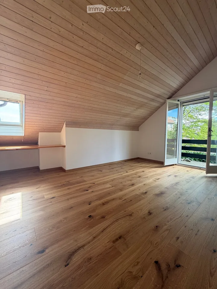 One-sided 4.5-room single-family house with separate garage