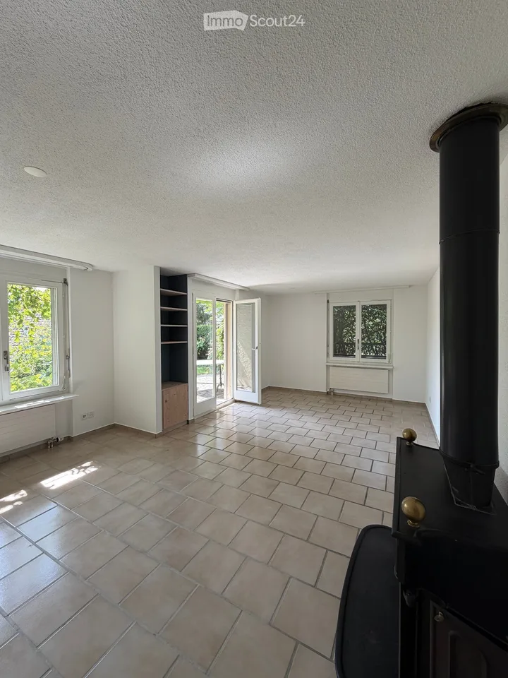 One-sided 4.5-room single-family house with separate garage