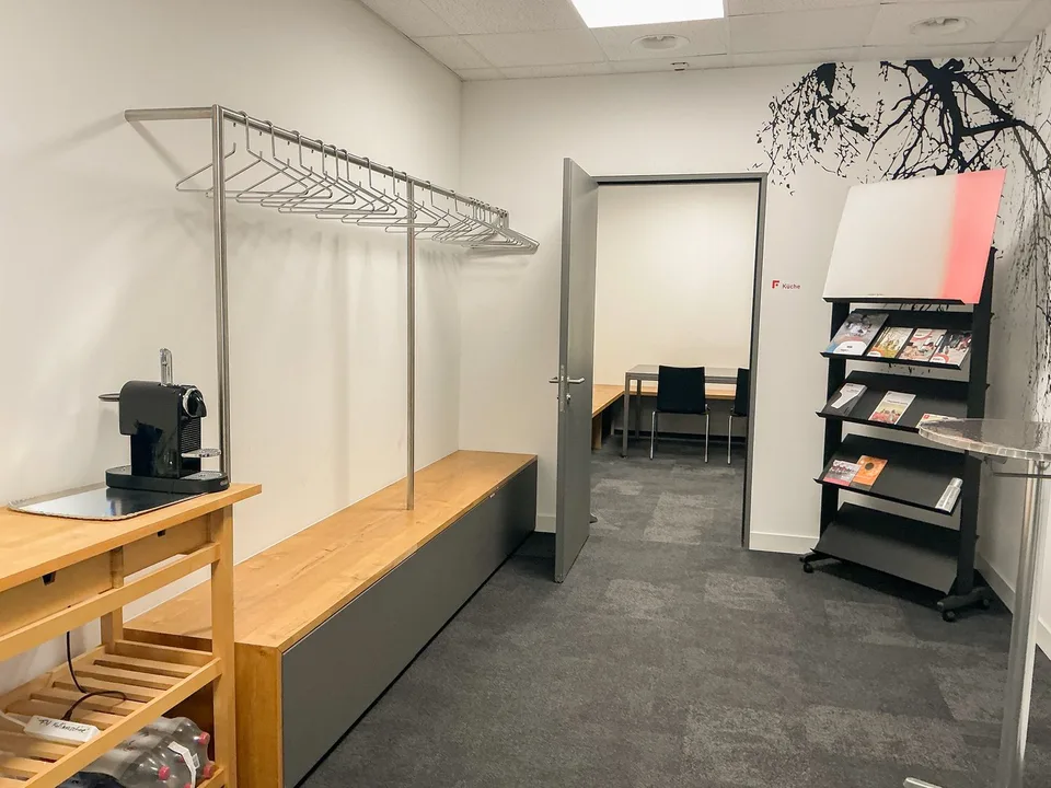 Spazio ufficio moderno completamente sviluppato in posizione ideale a Zofingen – 627 m² al 1° piano – foto 3 di 9
