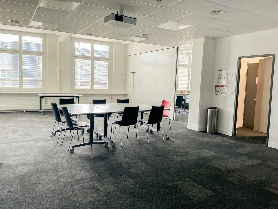 Spazio ufficio moderno completamente sviluppato in posizione ideale a Zofingen – 627 m² al 1° piano – foto 5 di 9