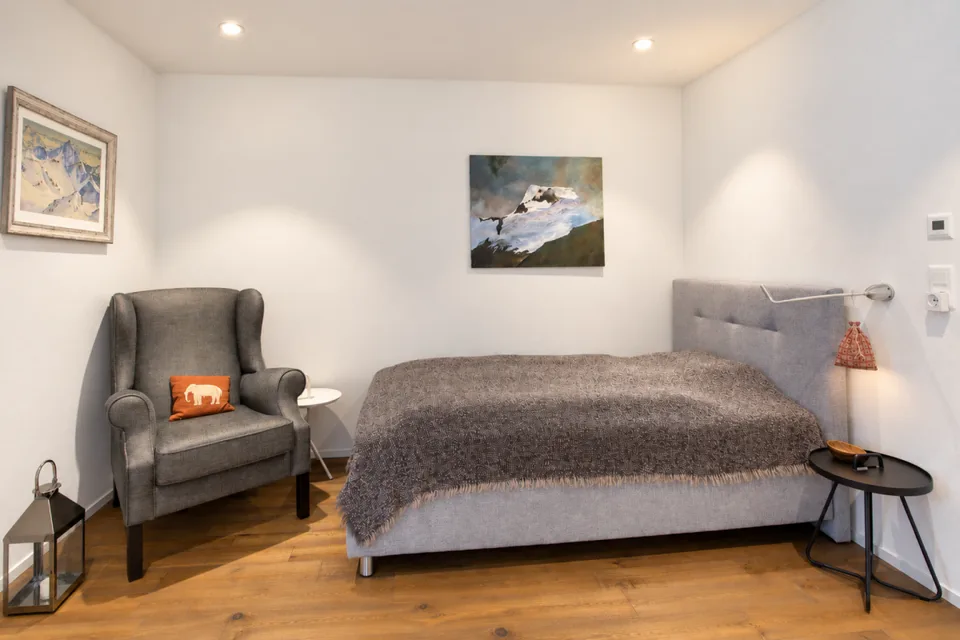 3.5 Zimmerwohnung mit extravagantem Innenausbau – Foto 7 von 13