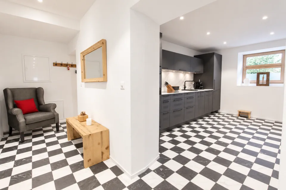 3.5 Zimmerwohnung mit extravagantem Innenausbau – Foto 4 von 13