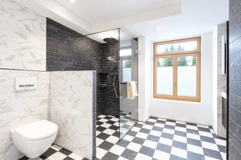 3.5 Zimmerwohnung mit extravagantem Innenausbau – Foto 11 von 13