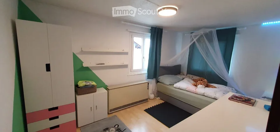 Geräumige 7-Zimmer-Dachgeschosswohnung an der Dorfstrasse in Wauwil