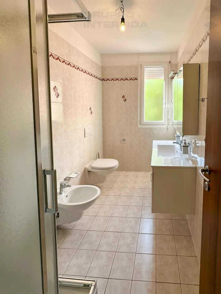 GROSSES APPARTMENT MIT BALKON – Foto 9 von 12