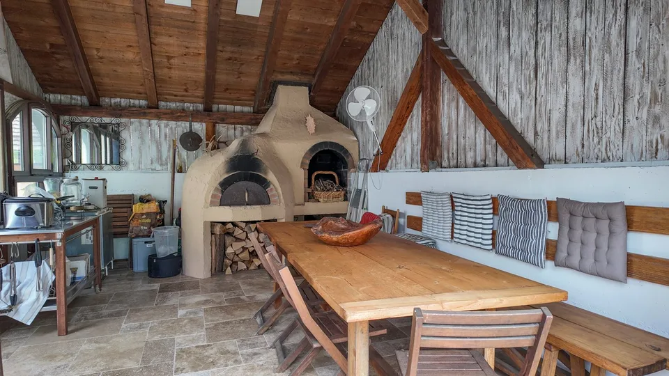 Prächtiges renoviertes Dorfhaus mit unabhängigem Studio – Foto 11 von 12