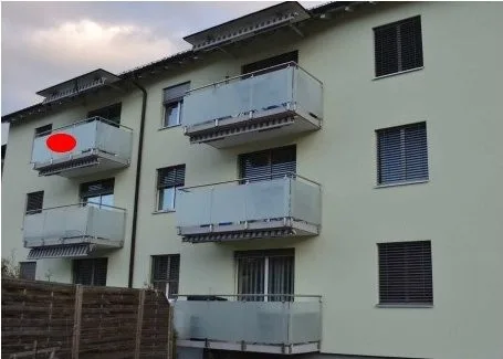 Appartamento luminoso 4.5 locali con balcone e box auto a Stein AG