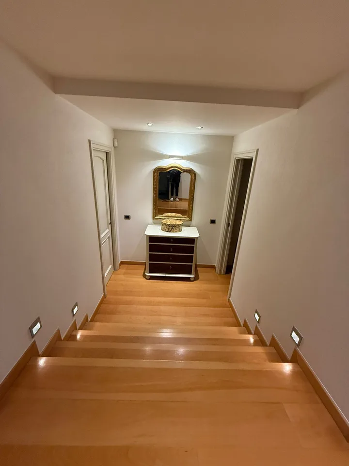 Esclusiva villa con piscina a pochi minuti dalla città – foto 12 di 13