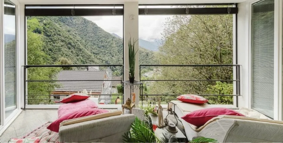 Villa esclusiva e moderna con vista mozzafiato e arredamento di alta qualità – foto 6 di 19