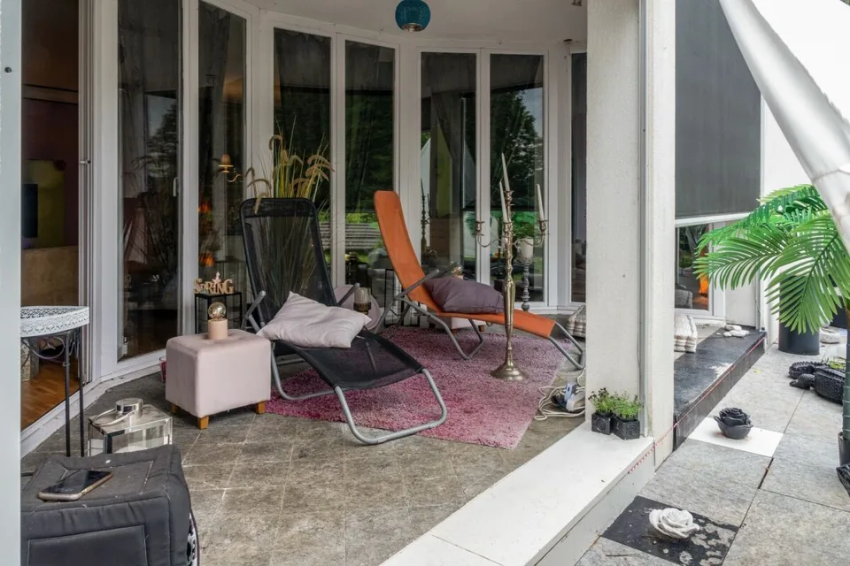 Villa esclusiva e moderna con vista mozzafiato e arredamento di alta qualità – foto 7 di 19