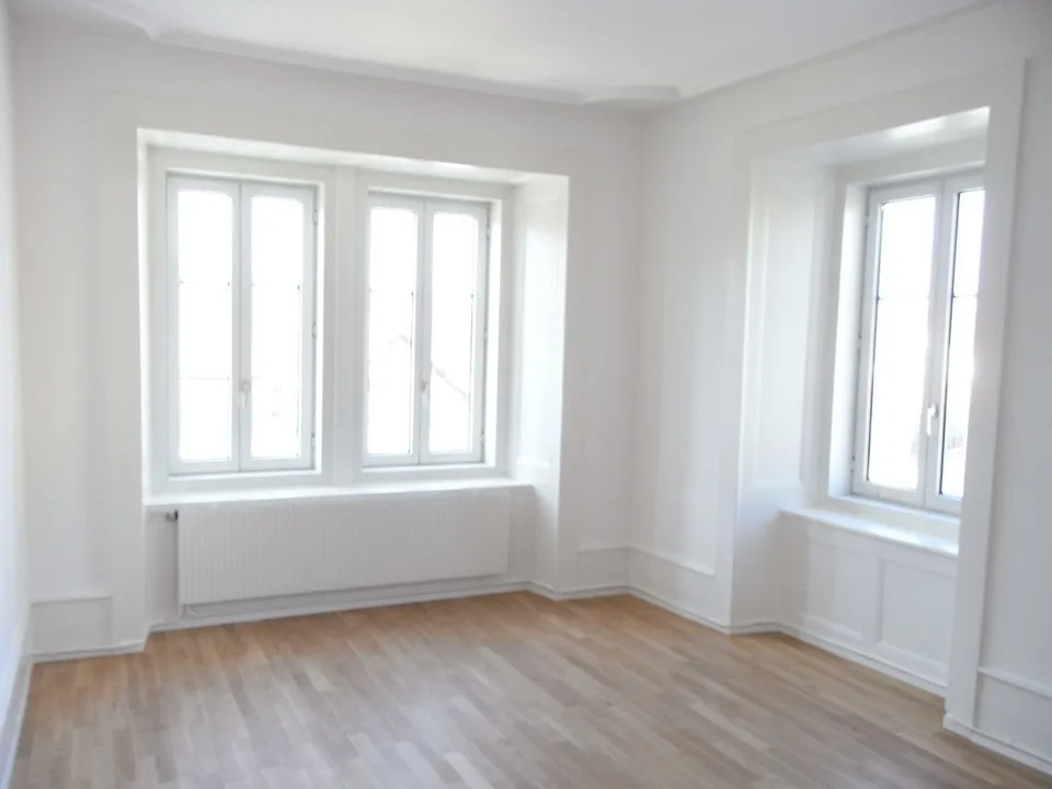 Four-room apartment in the city with balcony