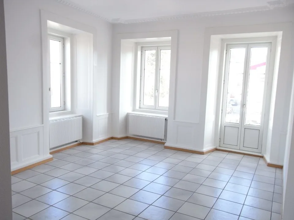 Four-room apartment in the city with balcony