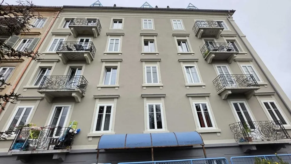 Four-room apartment in the city with balcony