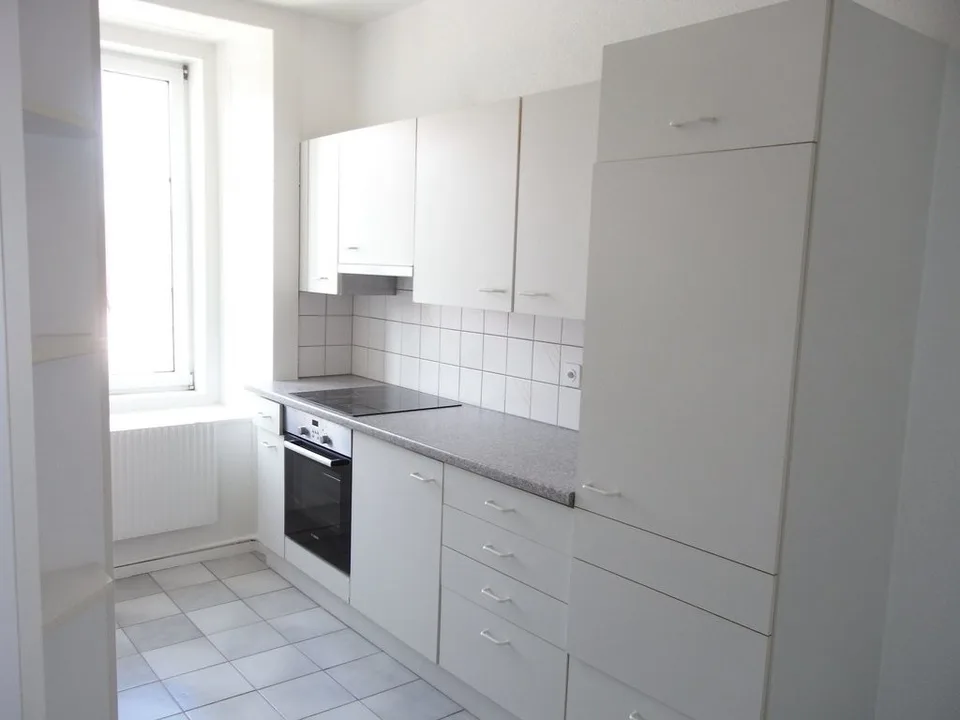 Four-room apartment in the city with balcony