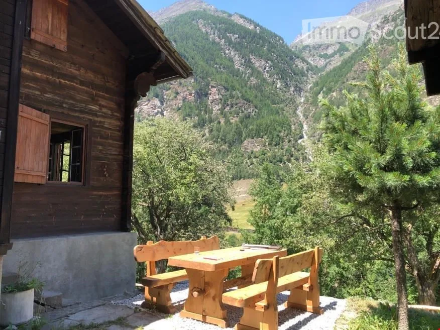 Chalet mit Charme möbliert zu vermieten - Bergflair & Natur pur aber Achtung.... :-)