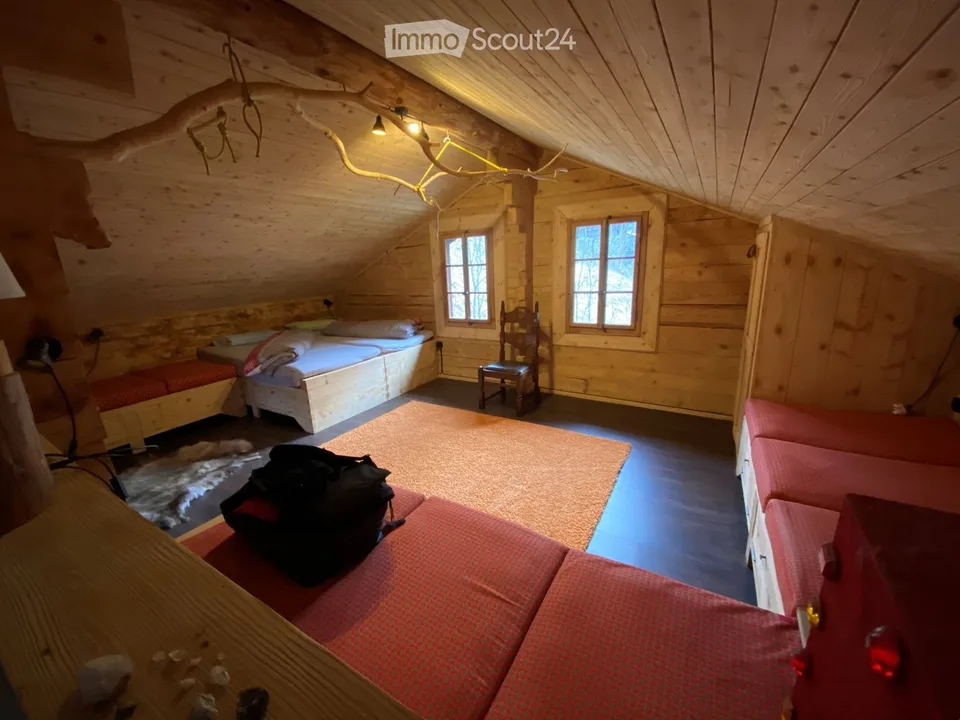 Chalet mit Charme möbliert zu vermieten - Bergflair & Natur pur aber Achtung.... :-)