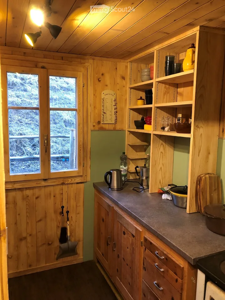 Chalet mit Charme möbliert zu vermieten - Bergflair & Natur pur aber Achtung.... :-)