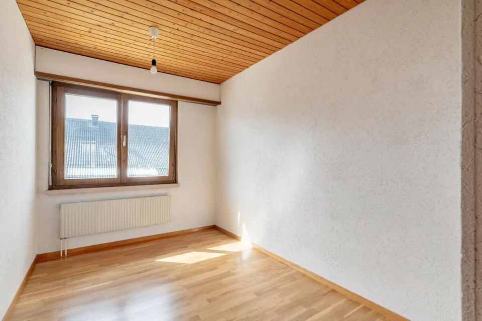 Freistehendes 5.5-Zimmer-Einfamilienhaus mit grossem Garten an privilegierter Wohnlage – Foto 7 von 19
