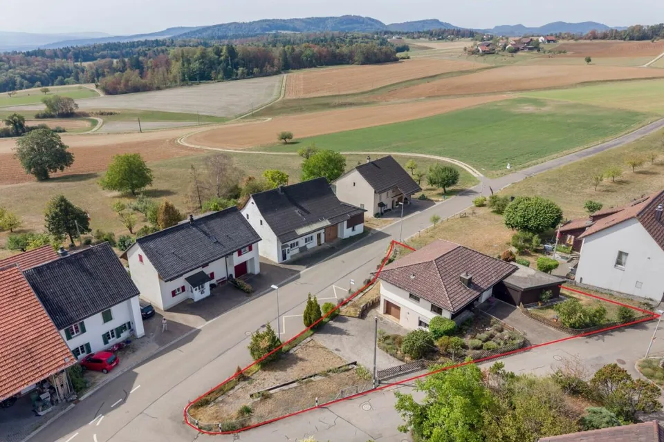 Freistehendes 5.5-Zimmer-Einfamilienhaus mit grossem Garten an privilegierter Wohnlage – Foto 19 von 19