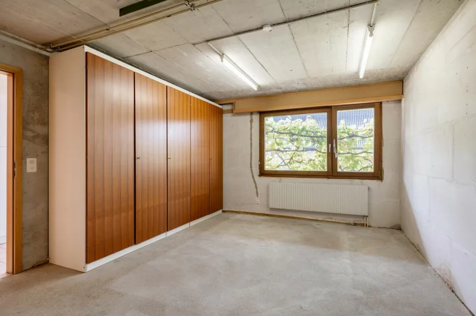 Freistehendes 5.5-Zimmer-Einfamilienhaus mit grossem Garten an privilegierter Wohnlage – Foto 12 von 19