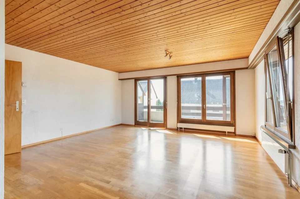 Freistehendes 5.5-Zimmer-Einfamilienhaus mit grossem Garten an privilegierter Wohnlage – Foto 4 von 19