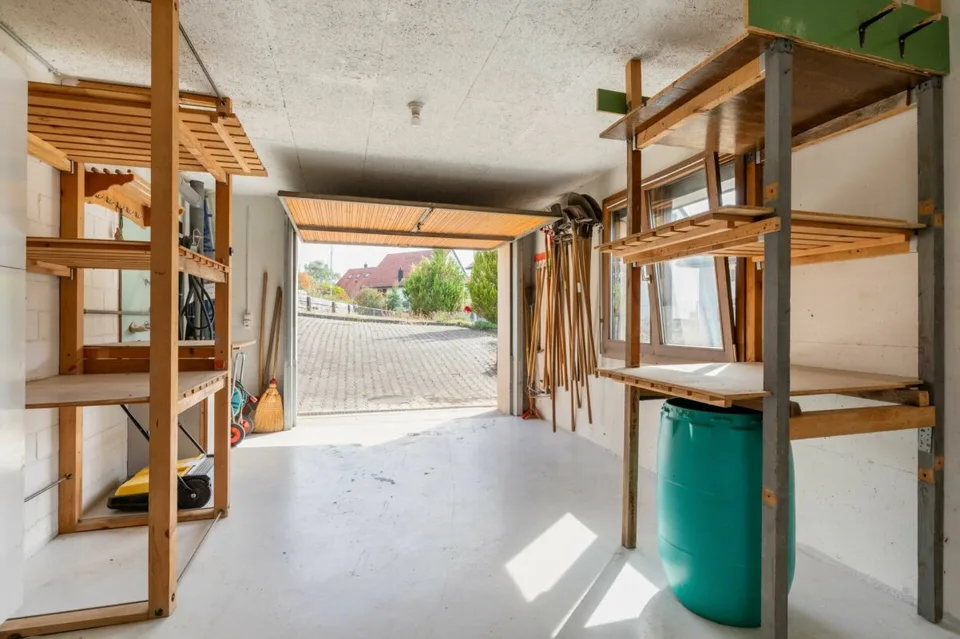 Freistehendes 5.5-Zimmer-Einfamilienhaus mit grossem Garten an privilegierter Wohnlage – Foto 16 von 19