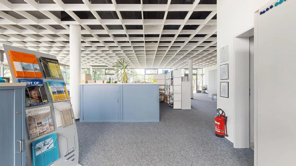Espace commercial avec salle de bricolage et deux places de parking – photo 2 sur 12