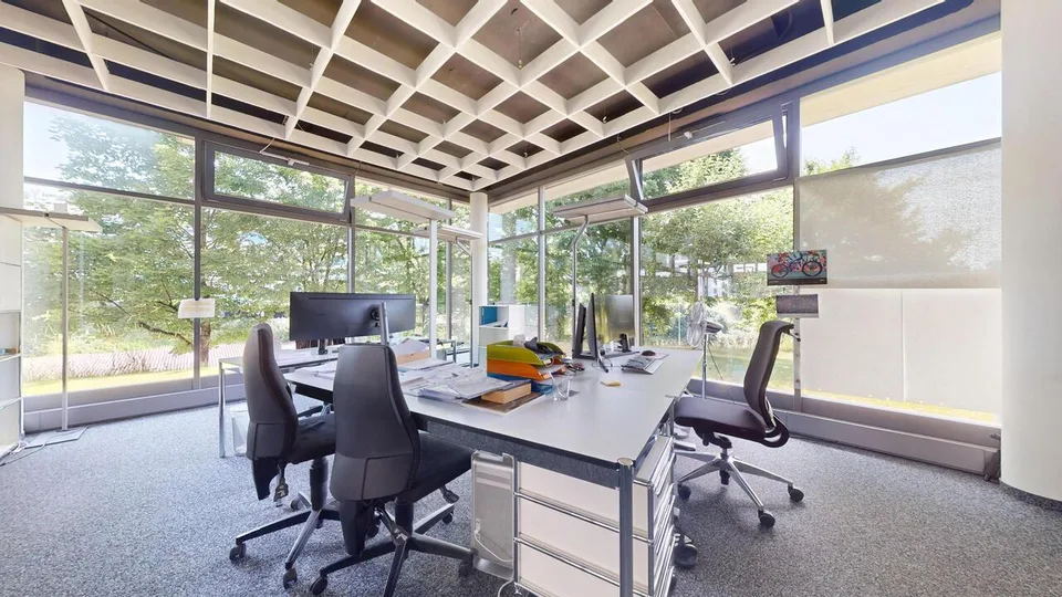 Espace commercial avec salle de bricolage et deux places de parking – photo 8 sur 12