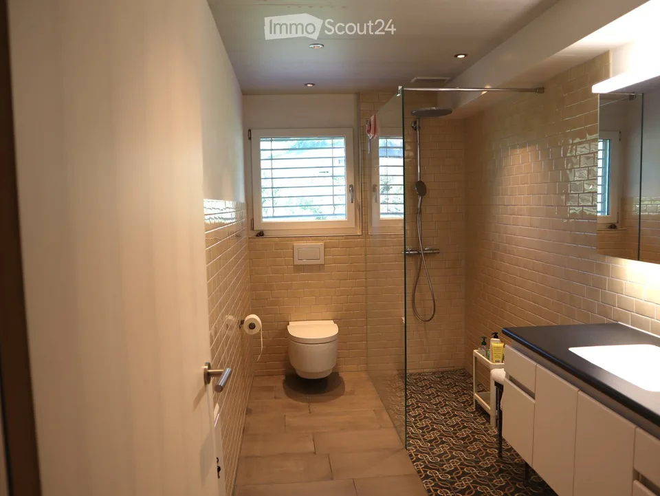 Appartement lumineux 3.5 pièces avec 2 balcons et belle vue à Gelterfingen