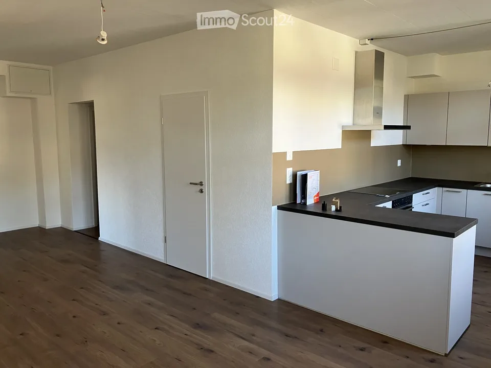 Appartamento di 3 locali luminoso con balcone a Schüpbach