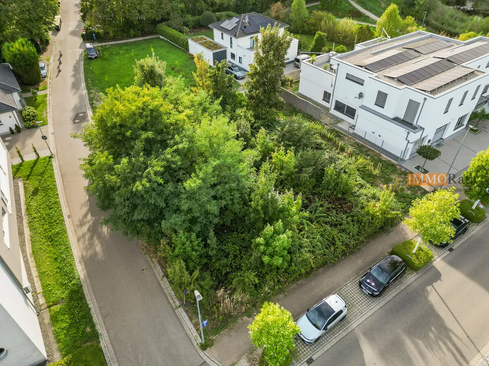 IMMORath.de - Großzügiges Grundstück in zentraler Lage - Arbeiten und – Foto 3 von 13