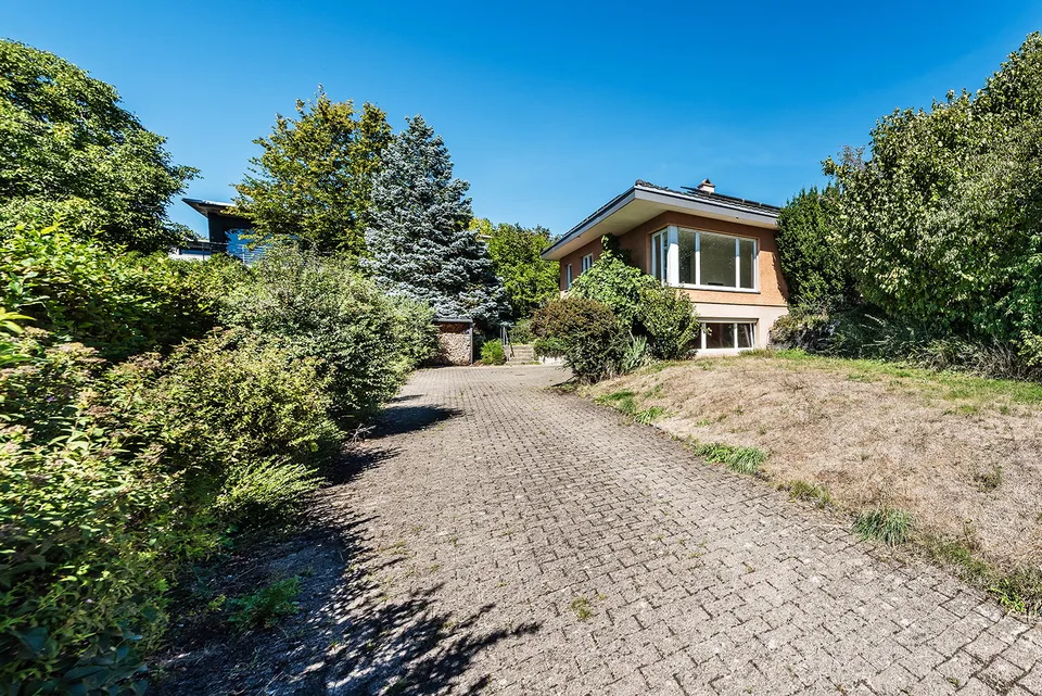 Un giardino per arrivare, un bungalow per vivere. – foto 3 di 15