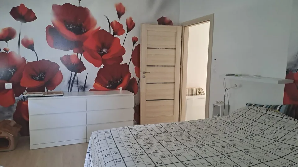 Schönes Einfamilienhaus mit Pool – Foto 11 von 18