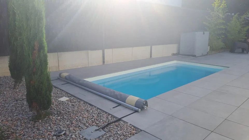 Schönes Einfamilienhaus mit Pool – Foto 4 von 18
