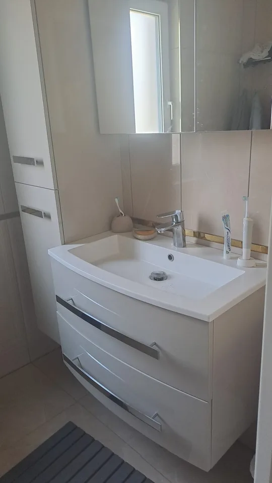 Schönes Einfamilienhaus mit Pool – Foto 16 von 18