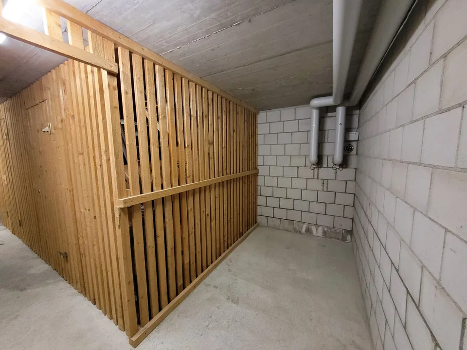 Appartement de 3,5 pièces en mansarde à Tamins – disponible immédiatement