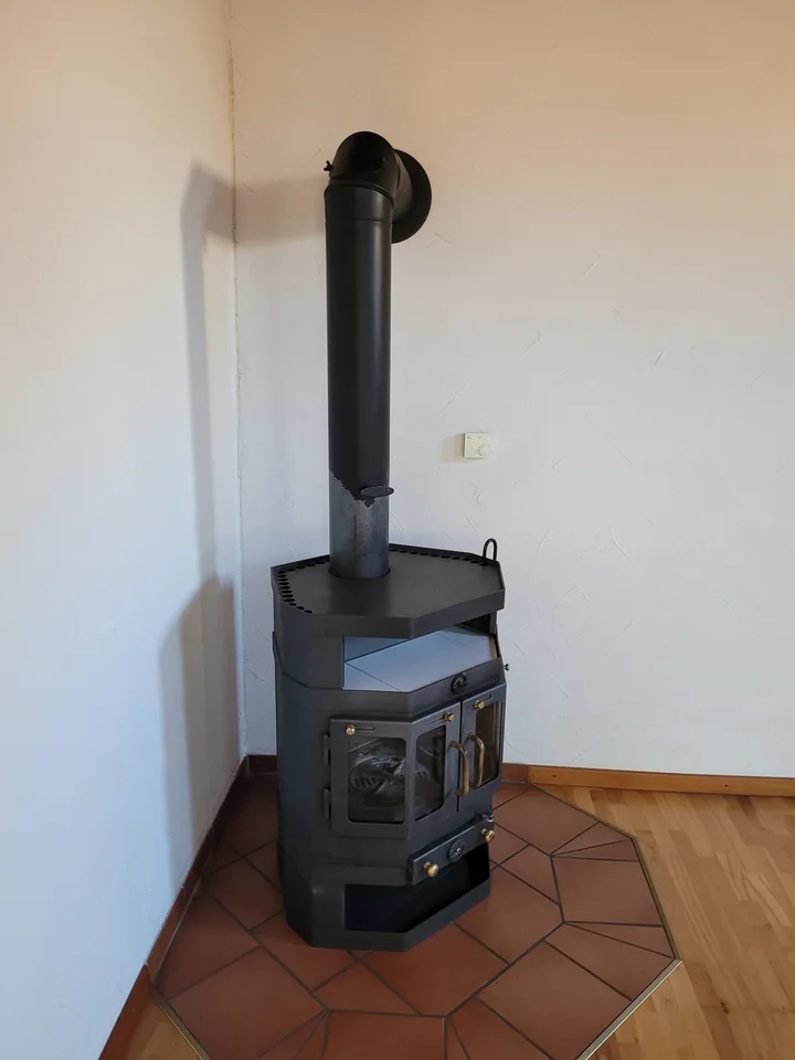 Appartement de 3,5 pièces en mansarde à Tamins – disponible immédiatement