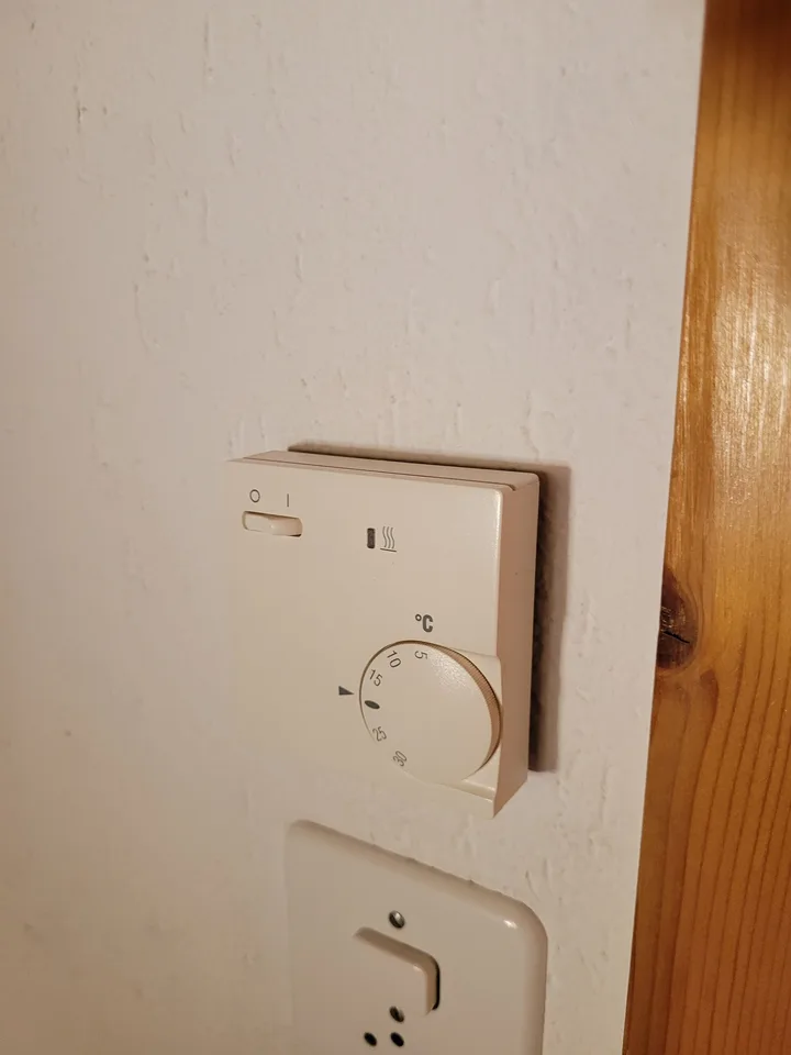 Appartement de 3,5 pièces en mansarde à Tamins – disponible immédiatement