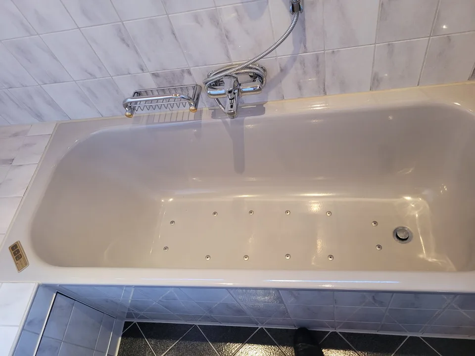 Appartement de 3,5 pièces en mansarde à Tamins – disponible immédiatement