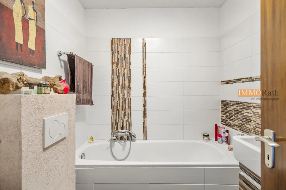 IMMORath.de Attraktive Doppelhaushälfte mit Innenpool, Sauna und Gar – Foto 6 von 13