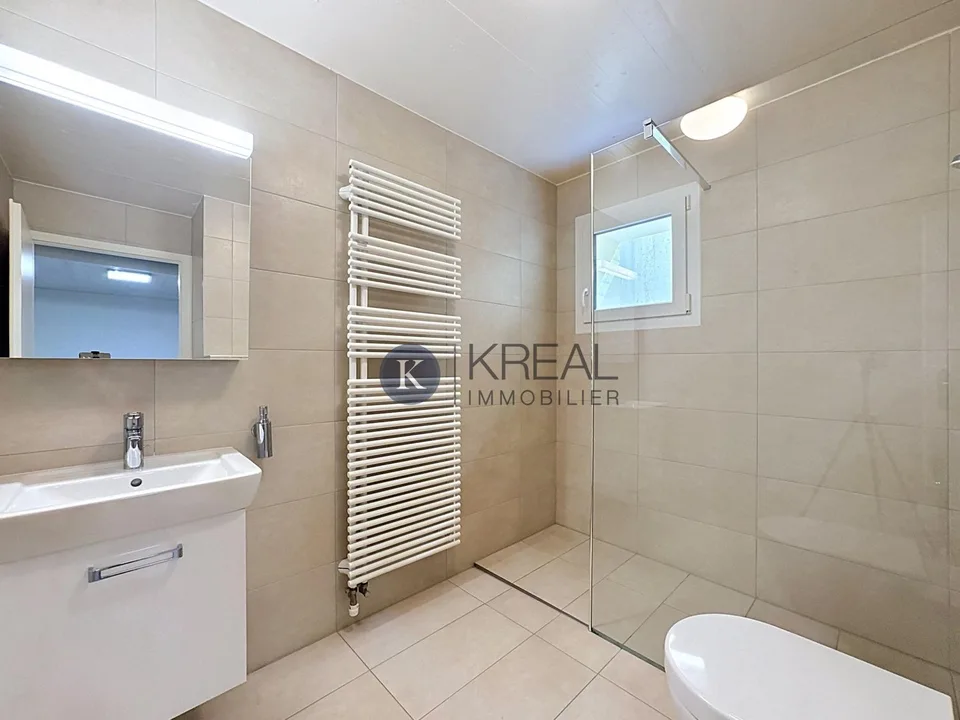 Moderne 4.5-Zimmer-Villa, hell und perfekt gepflegt – Foto 9 von 11