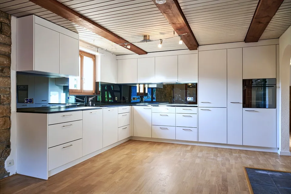 Appartamento 6.5 locali, locale di stoccaggio accessibile in auto di circa 65m2 per piccole imprese – foto 2 di 12